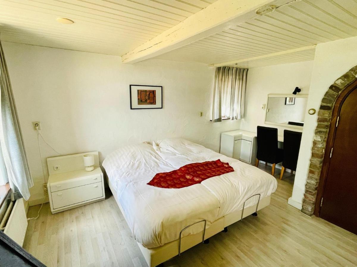 Magnificent Farmhouse In Sint Joost المظهر الخارجي الصورة